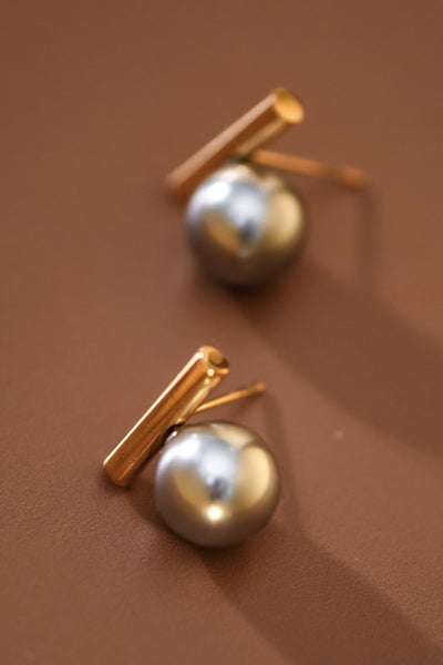 18k Gold Plated Bar + Grey Pearl Earrings