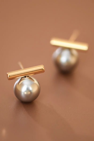 18k Gold Plated Bar + Grey Pearl Earrings